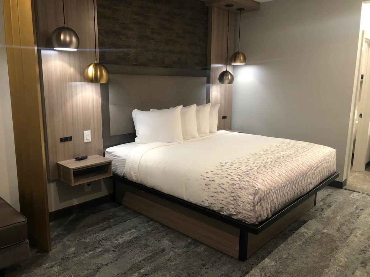 Hotel Solara I-45 & Hobby Airport Хьюстон Экстерьер фото