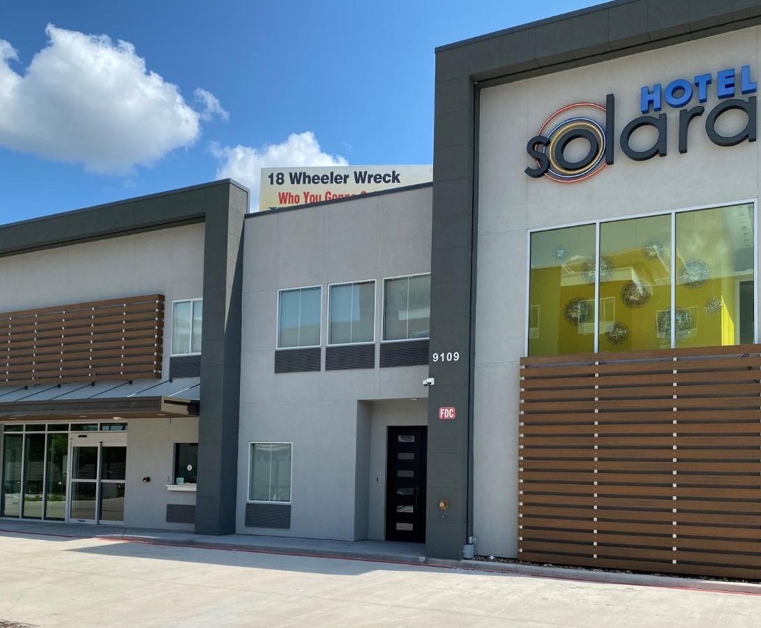 Hotel Solara I-45 & Hobby Airport Хьюстон Экстерьер фото